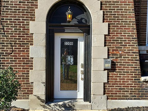 3rd image of 3308 Russell Blvd APT D
