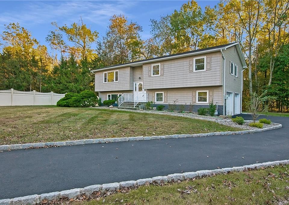 1st image of 22 Termakay Dr