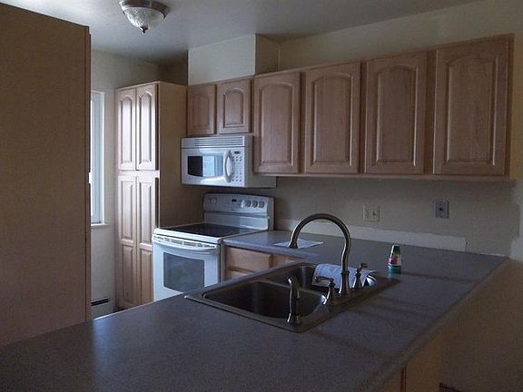 5th image of 257 Beacon Ct APT 4