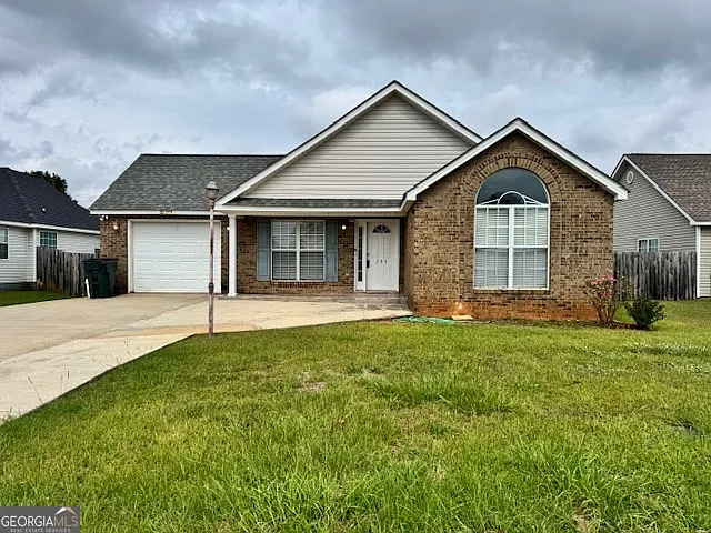 204 Falkirk Dr photo 1