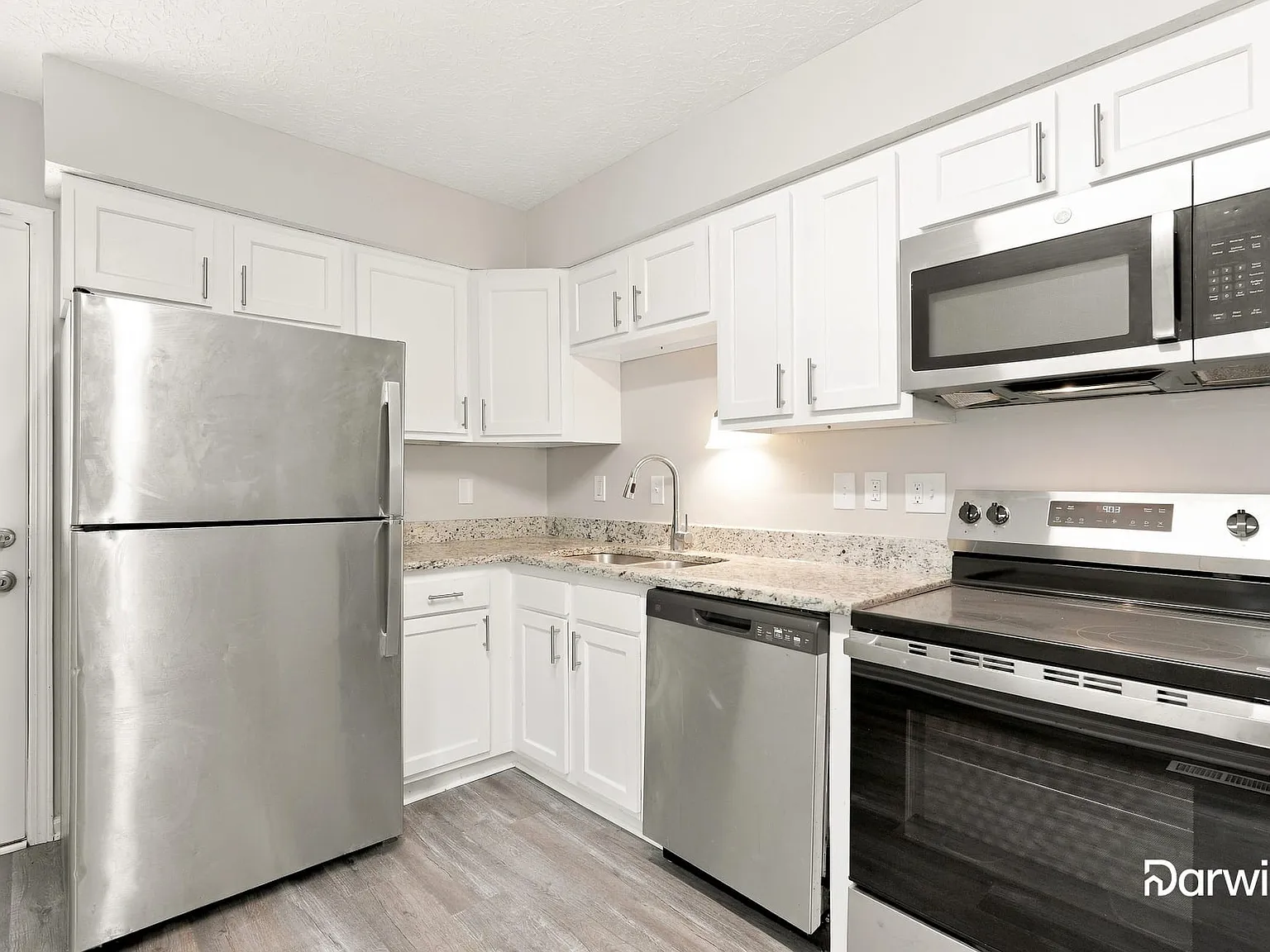 3 bed, 2.0 bath, 1112 sqft, $1,865 — Photo 2