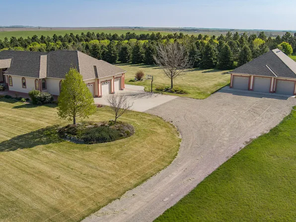 3505 66th St NE, Bismarck, ND 58503