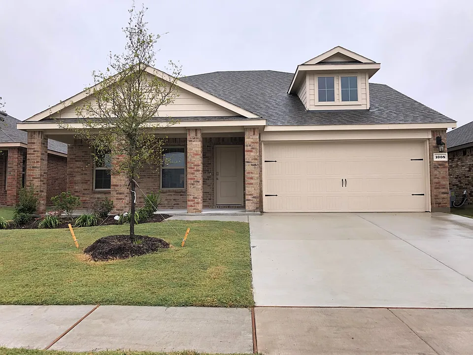 1008 Emerald Dr