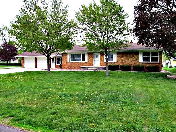 1st image of 27 Stacy Ave