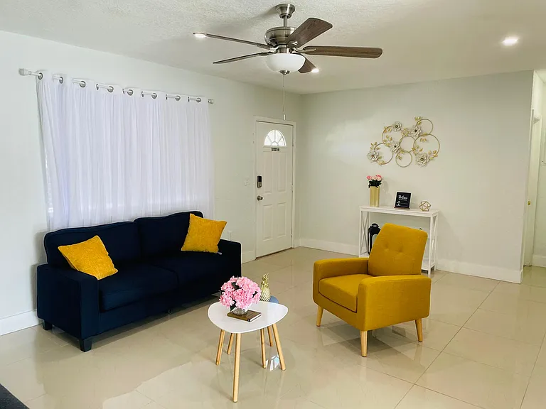7904 Miramar Pkwy — Photo 20
