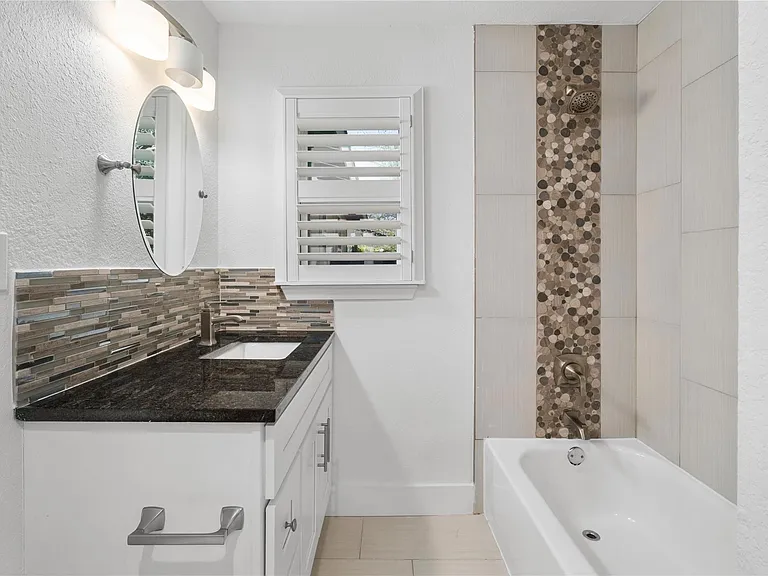 6414 Kenilworth Dr — Photo 16