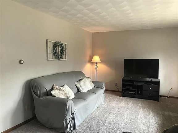 4th image of 7304 Strawflower Cir