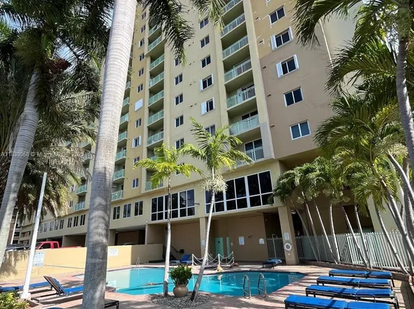 3500 Coral Way APT 913, Miami, FL 33145