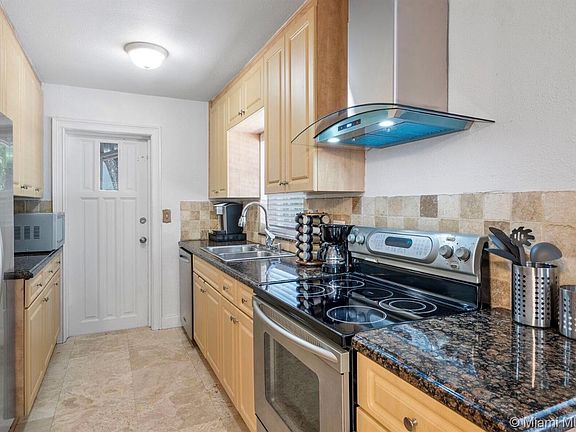 5th image of 1508 SW 32nd Ct