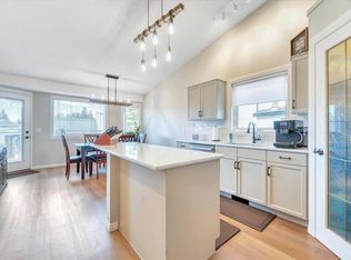 9 S Madison Ct, Strathmore, AB T1P 1M5