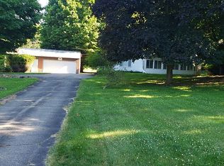 404 Jayne Rd, Fenton, MI 48430