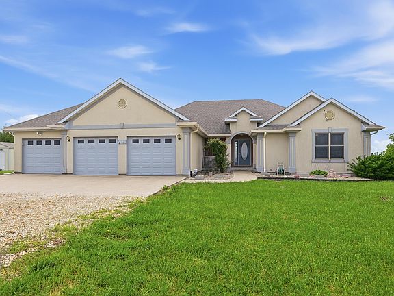 2nd image of 3635 SE 45th St