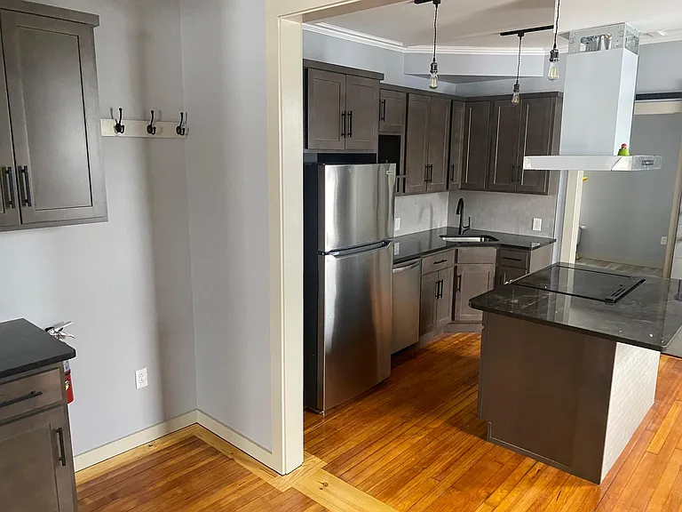 34 Reed St #1 — Photo 4