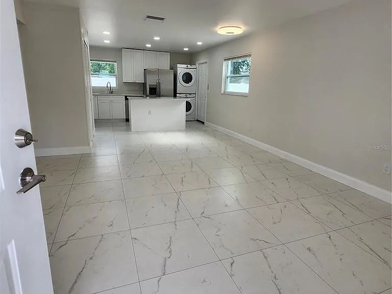15406 Avalon Ave #4 — Photo 27