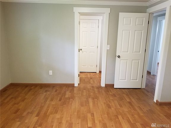 2nd image of 17520 Corliss Ave N