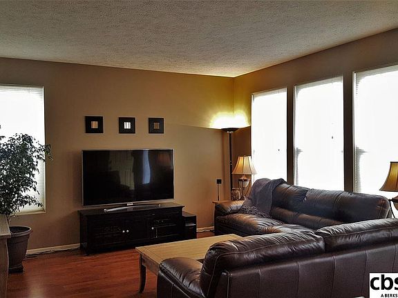 3rd image of 2906 Birchwood Dr