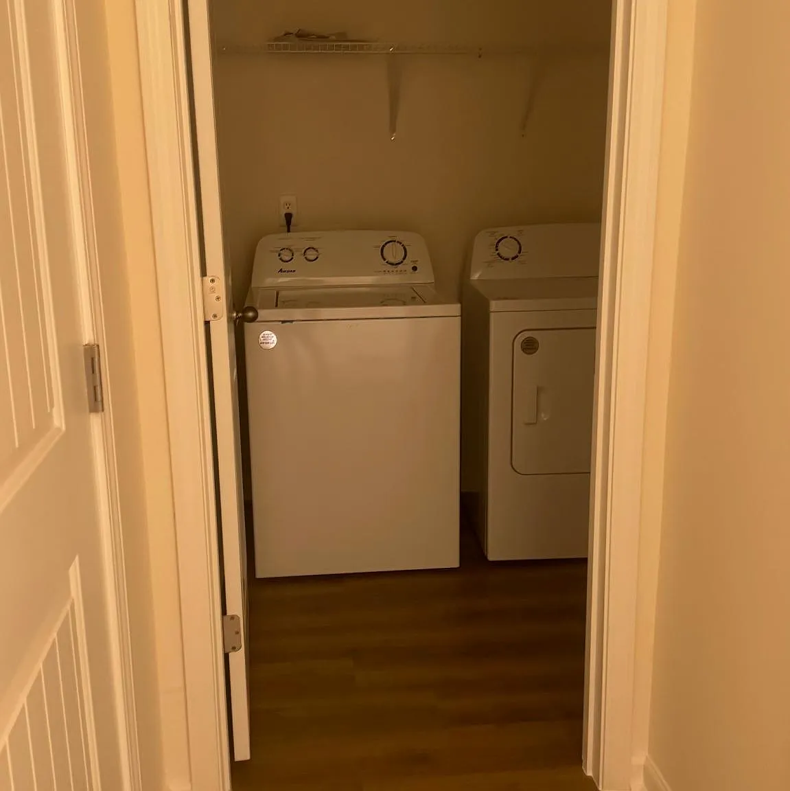 4 bed, 2.5 bath, 1926 sqft, $2,000 — Photo 3