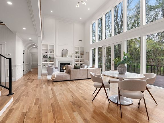 5th image of 82 Deer Path Ln