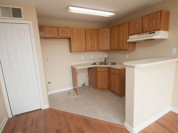 5th image of 4736 Walden Cir APT 1132