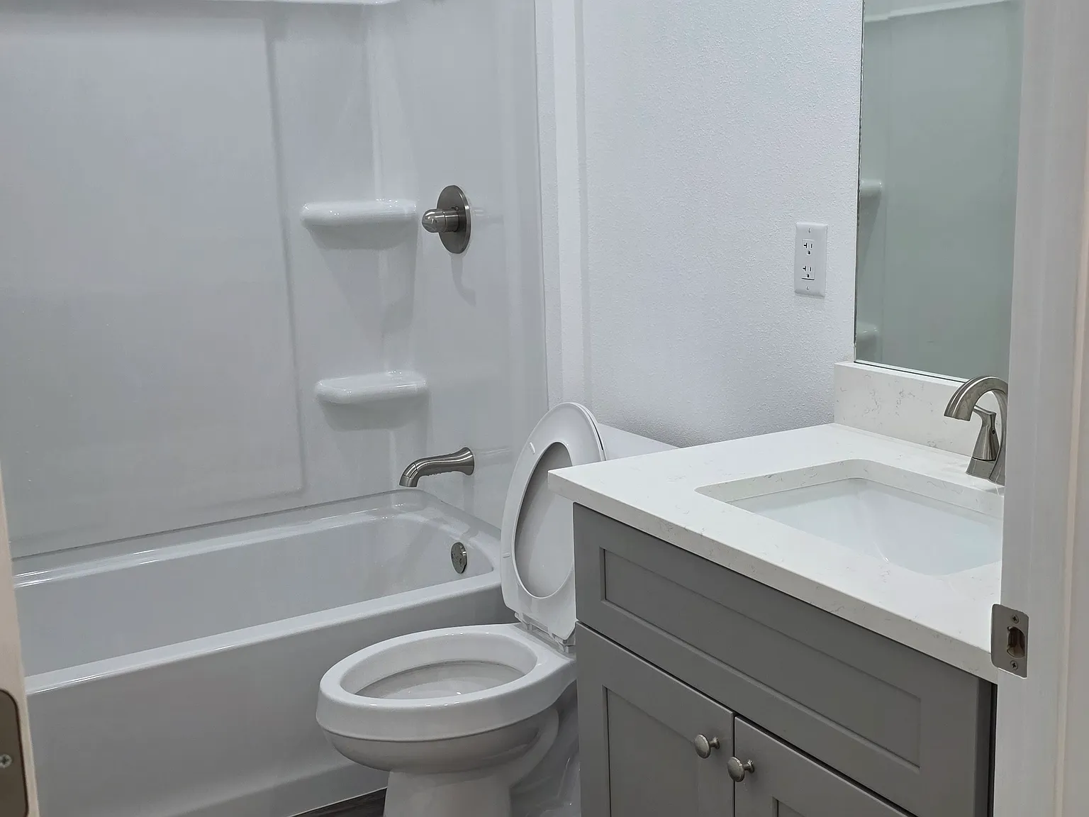 3 bed, 1254 sqft, $1,750 — Photo 4