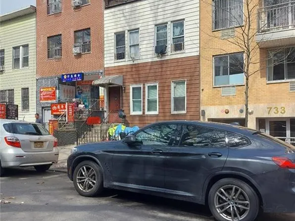 727 53rd St, Brooklyn, NY 11220