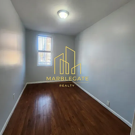 310-312 14th Ave #77 — Photo 5
