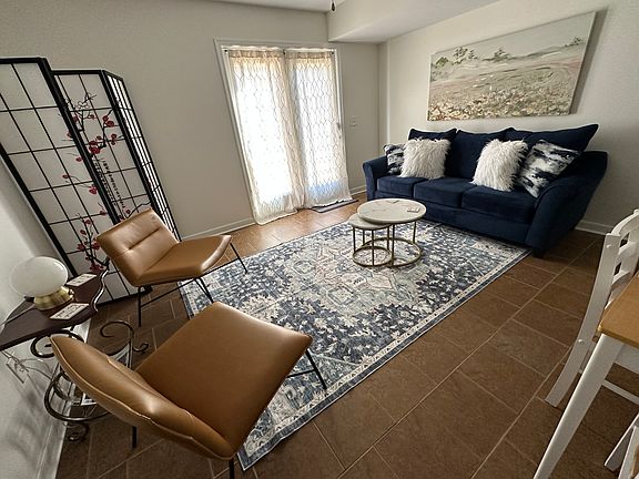 4th image of 337 Ellery Ct #B