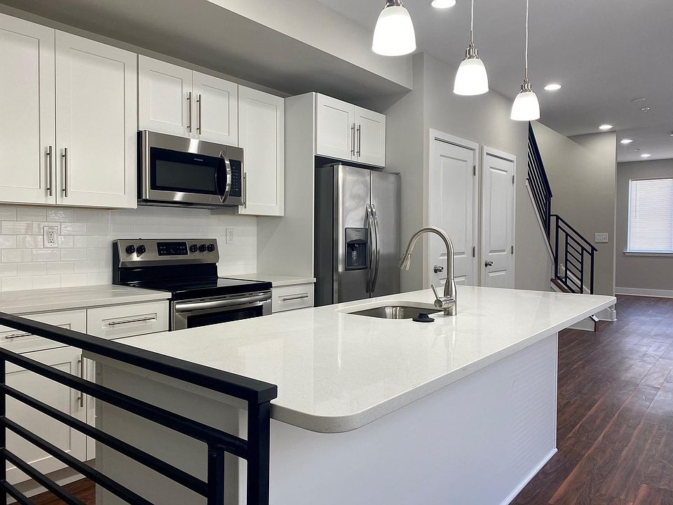 1st image of 1218 N 6th St #3