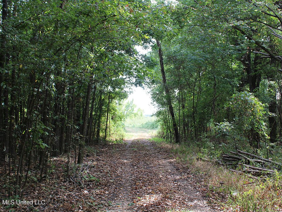 1st image of 3 Horn Lake Rd