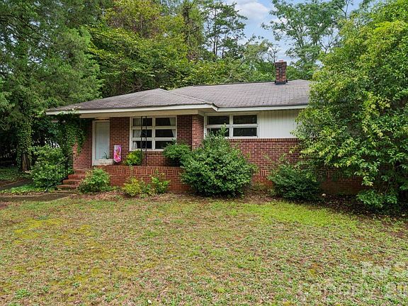 2nd image of 139 Southwold Dr