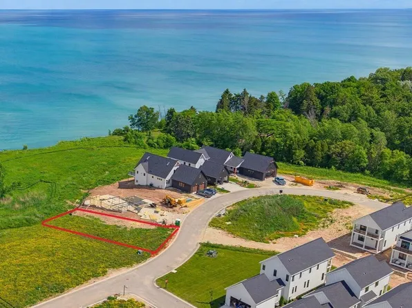 1204 SHIELING LANE #Lt16, Port Washington, WI 53074