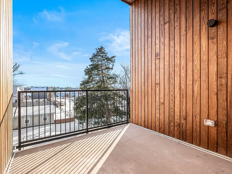 905 SE 4th St #210 — Photo 18