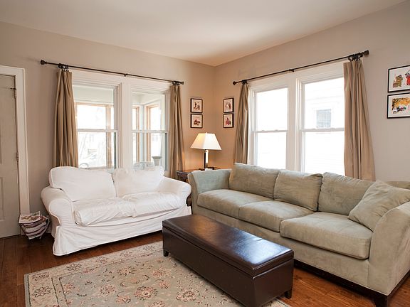 2nd image of 1118 S Lombard Ave