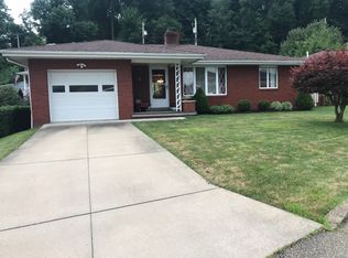 502 Orchid Dr, Martins Ferry, OH 43935