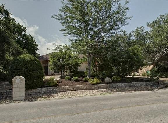 3rd image of 306 Duck Lake Dr