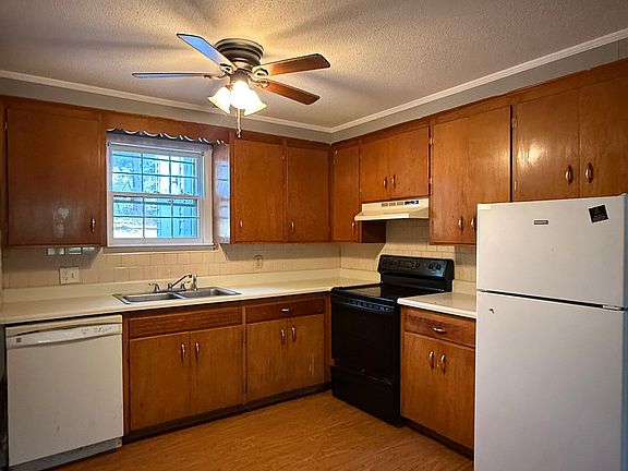 2nd image of 70 Winter St APT 1C