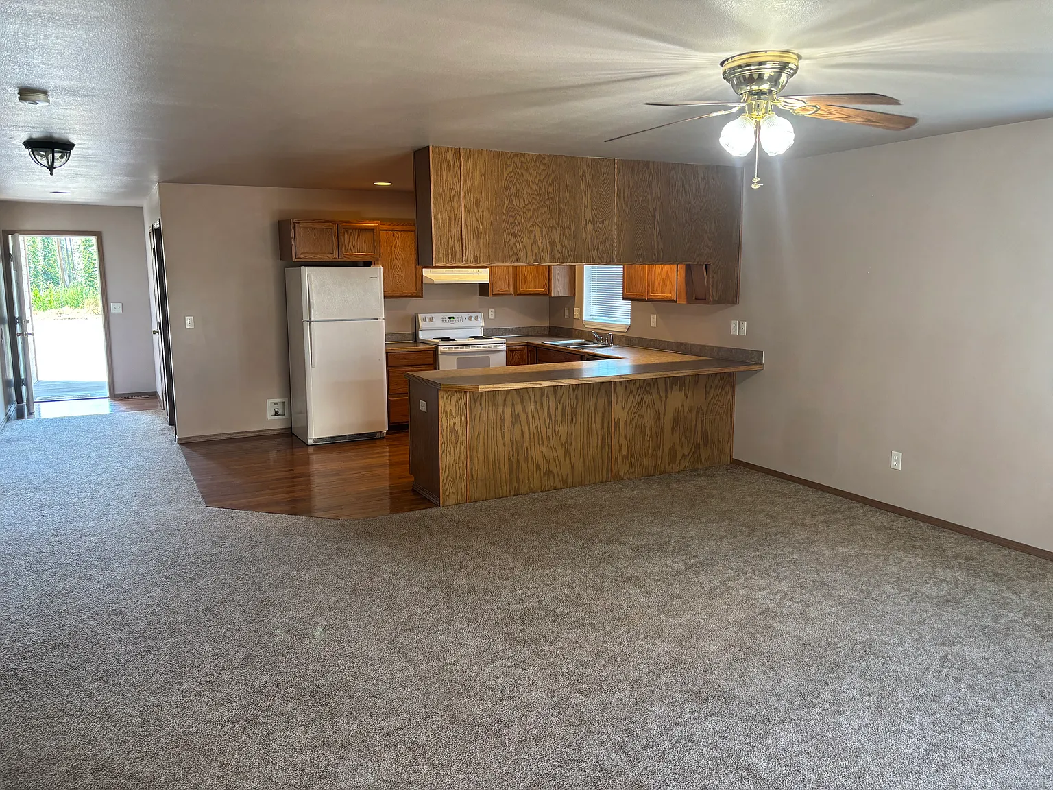 2 bed, $1,600 — Photo 2