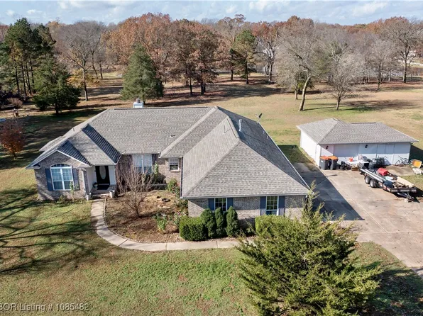 2325 N River Rd, Lavaca, AR 72941