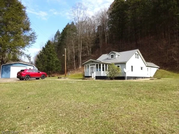 793 Straight Crk, Walton, WV 25286