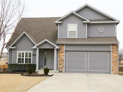 10224 N Elmwood Ct, Kansas City, MO, 64156