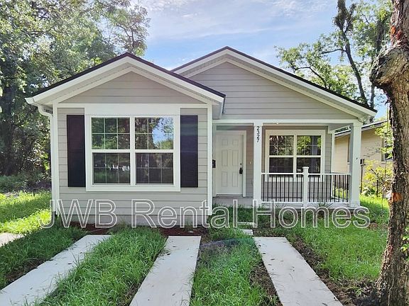 2nd image of 2327 Janette St