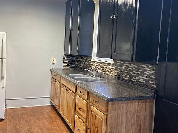 4th image of 1024 D St APT 4