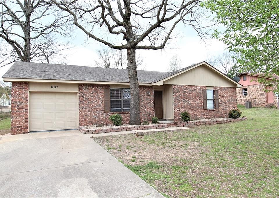 1st image of 507 Evergreen Dr