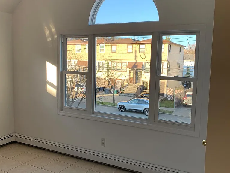 46 Adams Ave #2 — Photo 4