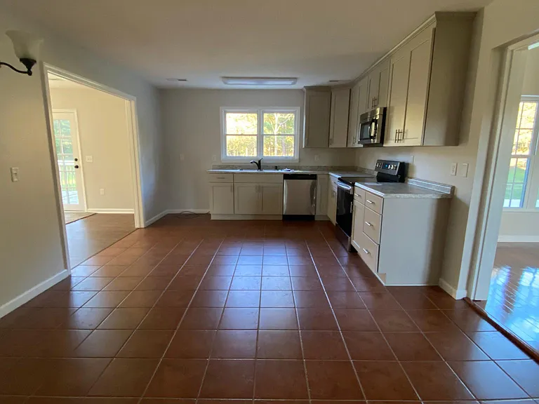 Kitchen/Dining Area