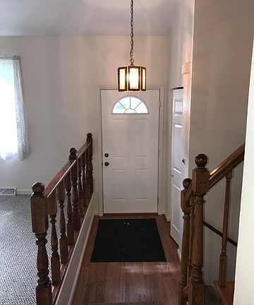 3rd image of 1423 N Park Dr