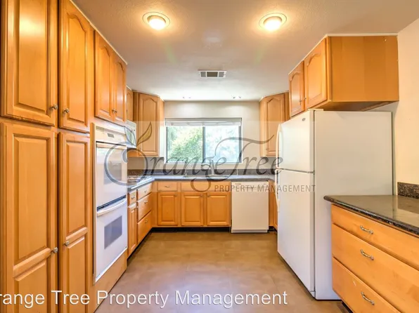 29449 Live Oak Canyon Rd, Redlands, CA 92373