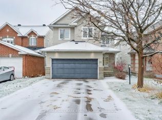 10 Friendly Cres, Ottawa, ON K2S 2B6