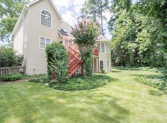 2nd image of 4017 Bramble Ct