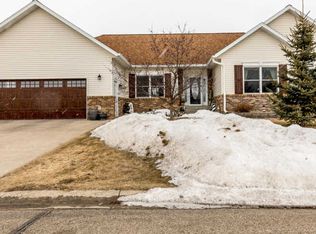 918 Red Willow Dr, Frazee, MN 56544